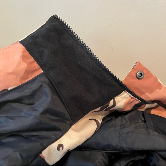 Men’s Oakley Snowboard Jacket - Picture 6 of 7